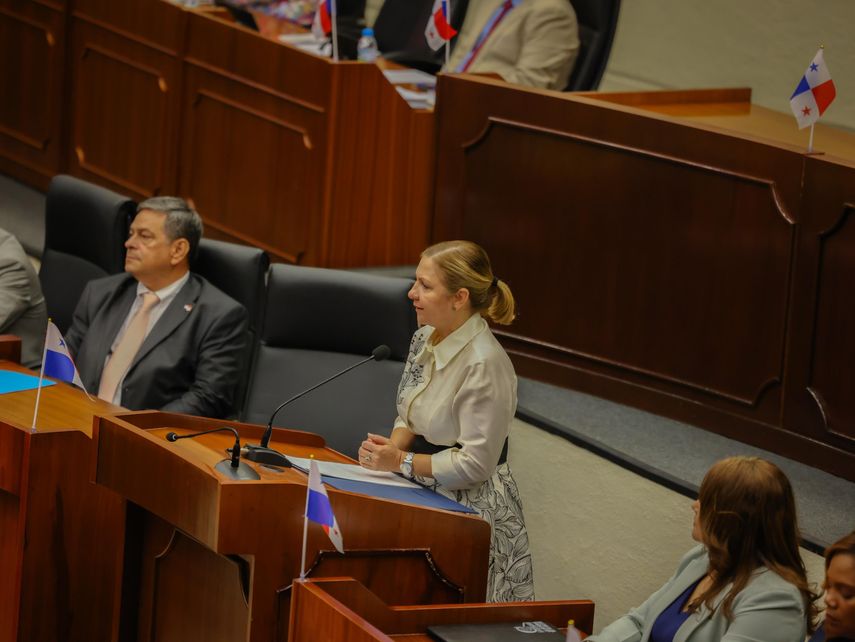 La ministra de Gobierno, Dinoska Montalvo, sustentó la iniciativa de la Alerta Amber. La ministra de Gobierno, Dinoska Montalvo, sustentó la iniciativa de la Alerta Amber.