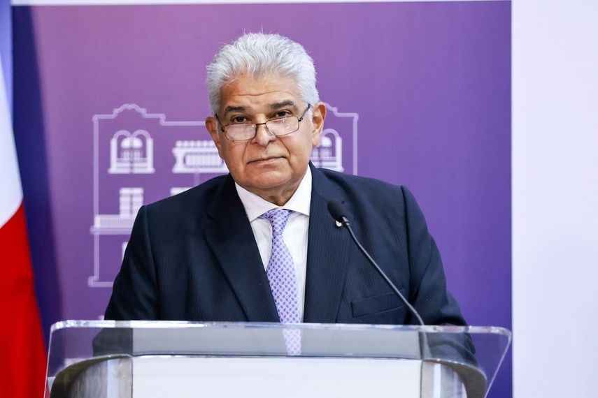 Mulino: $320 millones de los panameños se fumigaron en la descentralización paralela