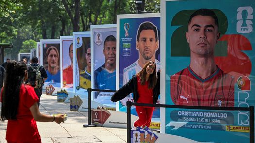 De los 13 goles en una única edición de Just Fontaine en 1958 a los cinco tantos de Oleg Salenko en un mismo partido en 1994: la historia del Mundial está llena de récords a batir. En la Copa del Mundo de 2026, el argentino Lionel Messi, el portugués Cristiano Ronaldo y el mexicano Guillermo Ochoa pueden quebrar la marca de más participaciones. De los 13 goles en una única edición de Just Fontaine en 1958 a los cinco tantos de Oleg Salenko en un mismo partido en 1994: la historia del Mundial está llena de récords a batir. En la Copa del Mundo de 2026, el argentino Lionel Messi, el portugués Cristiano Ronaldo y el mexicano Guillermo Ochoa pueden quebrar la marca de más participaciones.