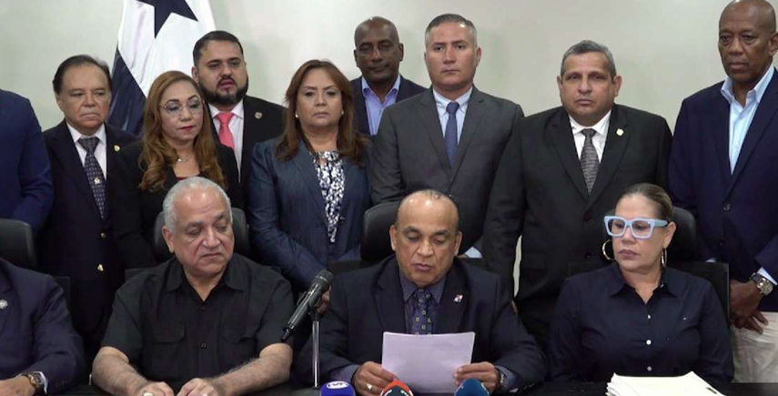 Bancadas RM y Mixta proponen reformas la CSS sin aumentar edad de jubilación