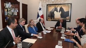 El presidente de Panamá, José Raúl Mulino, y el presidente del Grupo BID, Ilan Goldfajn, conversaron este lunes sobre la reforma educativa en Panamá y la movilización de inversiones hacia el país centroamericano.