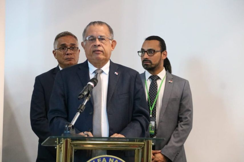 Ministro del MIDA presentó el informe del Estado de Emergencia ocasionado los nuevos brotes del Gusano Barrenador del Ganado ante la Asamblea Nacional. Ministro del MIDA presentó el informe del Estado de Emergencia ocasionado los nuevos brotes del Gusano Barrenador del Ganado ante la Asamblea Nacional.