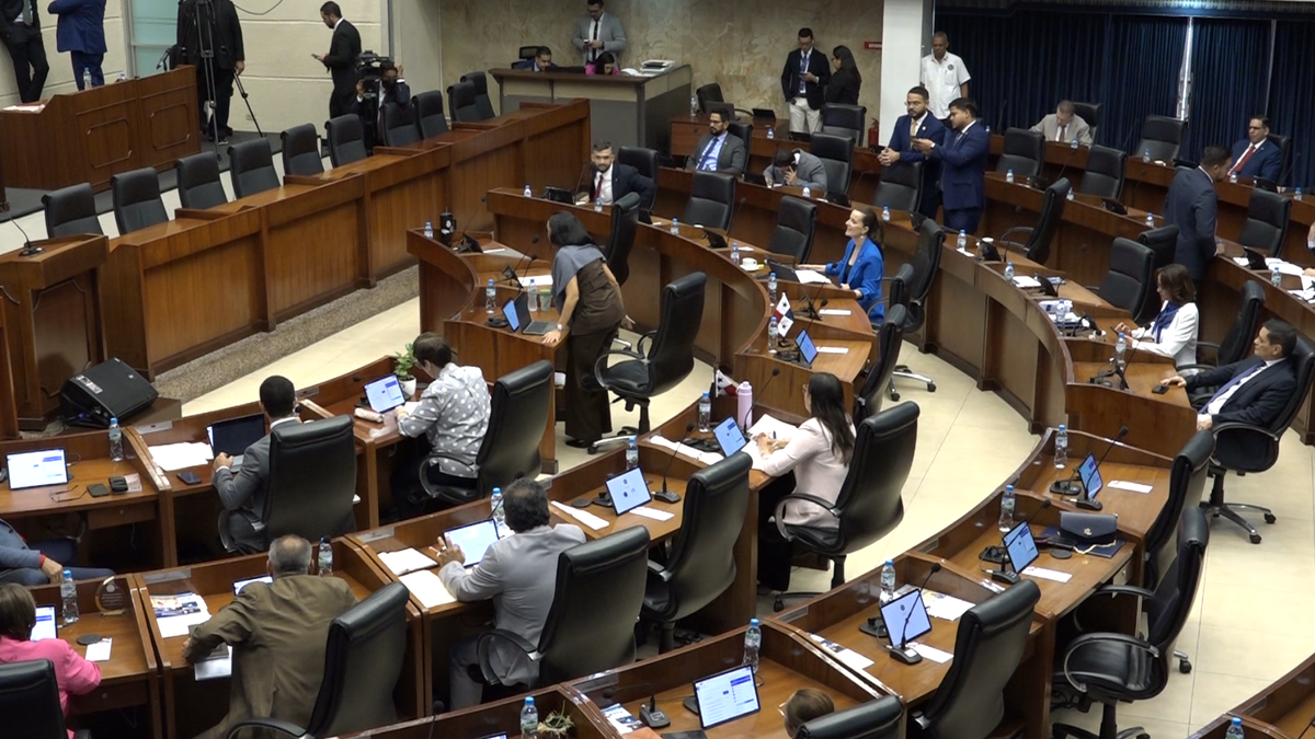 Diputados aprovecharon para pronununciarse en incidencias. Diputados aprovecharon para pronununciarse en incidencias.