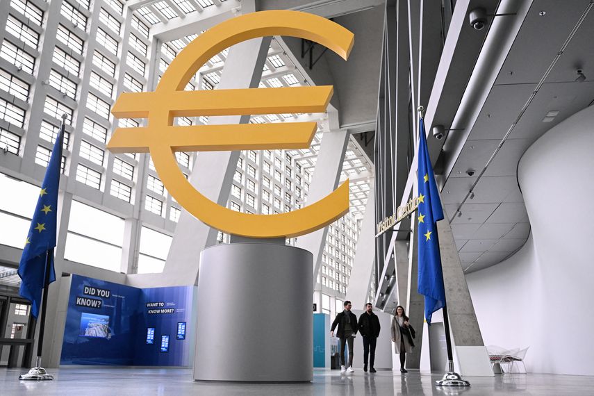 Banco Central Europeo recorta sus tipos de interés para apoyar la economía
