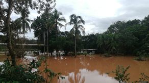 Lluvias dejan inundaciones en diversos sectores del país