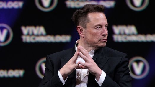 Musk calificó los reportes de que SpaceX vendió terminales Starlink a Rusia como categóricamente falsos.