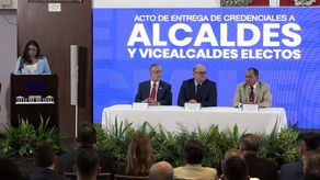Tribunal Electoral entregó credenciales a alcaldes y vicealcaldes electos