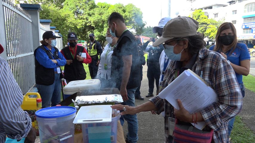 Minsa verifica normas sanitarias en el Rommel Fernández