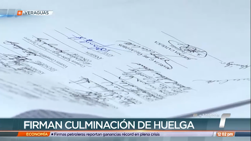 El secretario general de AEVE, Luis Sánchez, presentó a las bases en Santiago la carta de compromiso del Meduca para atender a los maestros afectados físicamente durante las protestas.