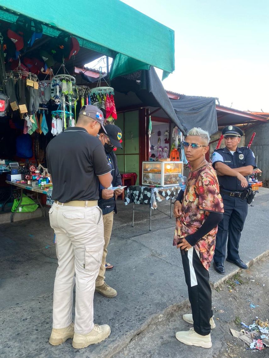 Se captó a 28 migrantes en condición irregular, que se encontraban en distintas vías, áreas comerciales y espacios públicos de la ciudad de David, provincia de Chiriquí, informó el Servicio Nacional de Migración.