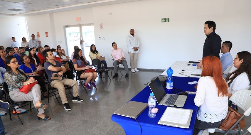 El director de la Dirección General de Ingresos (DGI) del MEF compartió con miembros de la Cámara de Comercio, profesionales, representantes de la Asociación China de Azuero y contribuyentes en general. El director de la Dirección General de Ingresos (DGI) del MEF compartió con miembros de la Cámara de Comercio, profesionales, representantes de la Asociación China de Azuero y contribuyentes en general.