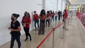 En Westland Mall existe un recurso humano de 140 enfermeras y técnicos dedicados a la labor de barridos de vacunación.