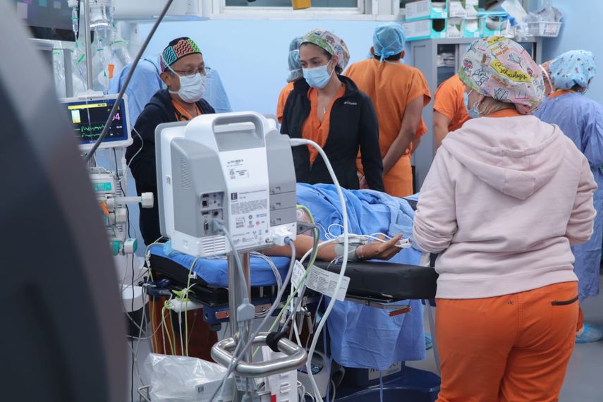 El Instituto Oncológico Nacional (ION) realizó con éxito la primera cirugía con el sistema robótico Da Vinci Xi a un paciente no asegurado, convirtiéndose en la primera intervención de este tipo que se ejecuta en el sistema de salud pública tanto en Panamá como en Centroamérica. El Instituto Oncológico Nacional (ION) realizó con éxito la primera cirugía con el sistema robótico Da Vinci Xi a un paciente no asegurado, convirtiéndose en la primera intervención de este tipo que se ejecuta en el sistema de salud pública tanto en Panamá como en Centroamérica.
