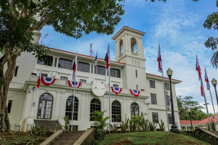 Hasta la semana epidemiológica No. 39, no se ha observado aumento fuera de lo esperado, en el uso de camas en salas de hospitalización o UCI, señaló el MINSA.