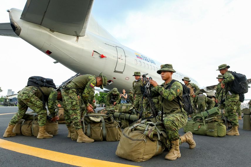Militares de Ecuador se movilizaron. EFE