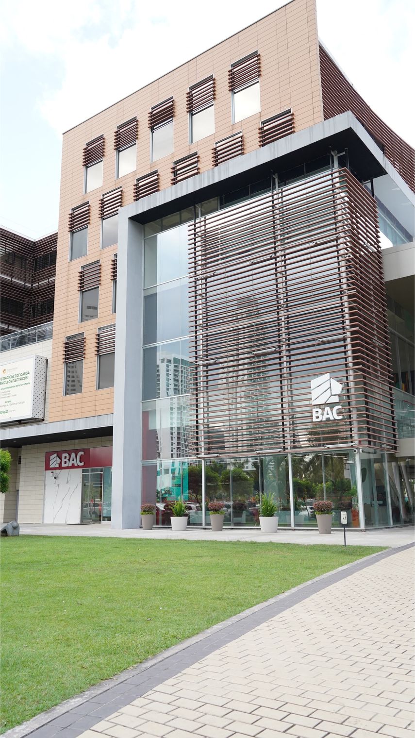 BAC International Bank, Inc. (BAC) cerró exitosamente un financiamiento sindicado internacional por USD 500 millones, cifra que lo posiciona como el mayor financiamiento de su tipo en la historia de una entidad bancaria panameña. BAC International Bank, Inc. (BAC) cerró exitosamente un financiamiento sindicado internacional por USD 500 millones, cifra que lo posiciona como el mayor financiamiento de su tipo en la historia de una entidad bancaria panameña.