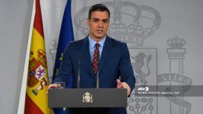 Sánchez defiende su gobierno de coalición en España con Podemos