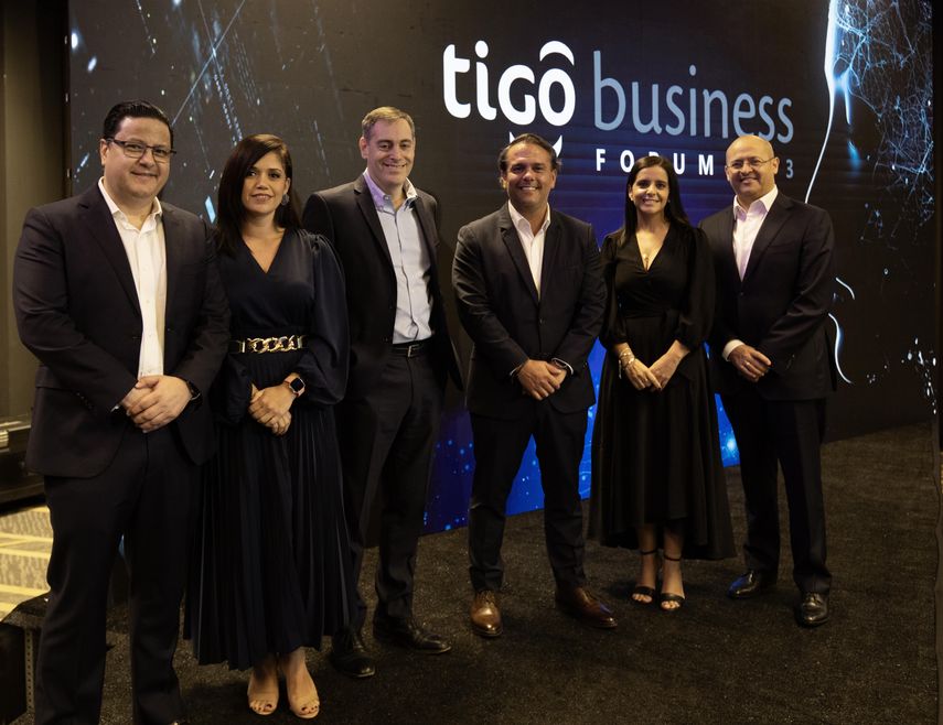 Tigo Business Forum 2023 reunió a destacados líderes de la industria en un evento dedicado a explorar las últimas tendencias y avances en inteligencia artificial. Tigo Business Forum 2023 reunió a destacados líderes de la industria en un evento dedicado a explorar las últimas tendencias y avances en inteligencia artificial.