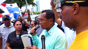 Reservistas jubilados de la policía estuvieron protestando.