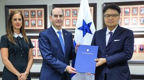 Miltón Ayón Wong asume la Superintendencia de Bancos con reformas clave en la mira