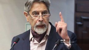 Presidente de Perú rechaza llamado de militares retirados a desconocer elecciones