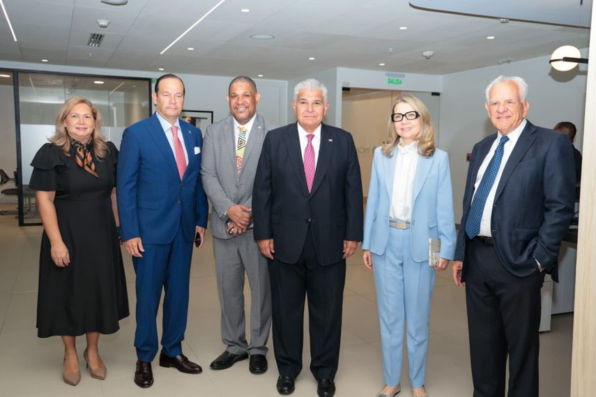 Ifarhu e Incae firman convenio para garantizar una educación transformadora