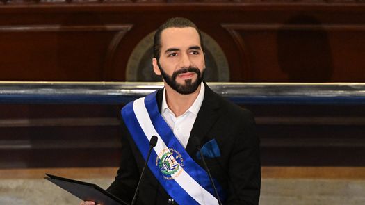 Congreso de El Salvador disminuye de 262 a 44 los municipios del país