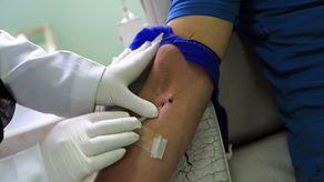 Francia permitirá que homosexuales donen sangre sin condiciones