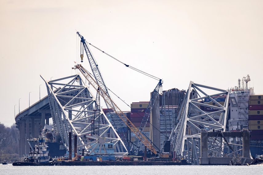 Baltimore: Inician operaciones de limpieza del derrumbado puente
