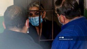 Oposición en Bolivia rechaza en bloque detención de expresidenta Jeanine Áñez