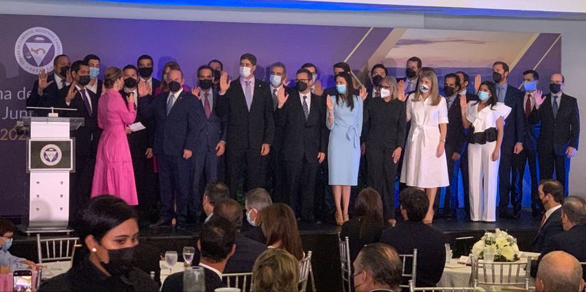 Marcela Galindo asumió este jueves como la primera mujer en presidir la Cámara de Comercio de Panamá (CCIAP) en 107 años del gremio empresarial.