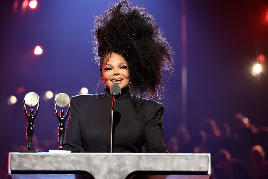 Janet Jackson se disculpa tras hacer comentarios sobre la raza de Kamala Harris