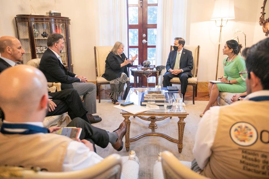 Panamá: Observadores electorales de la OEA se reunieron con Cortizo