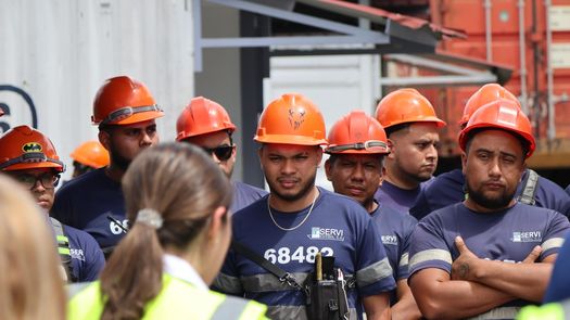 Varios trabajadores portuarios fueron atendidos por el mitradel. Varios trabajadores portuarios fueron atendidos por el mitradel.