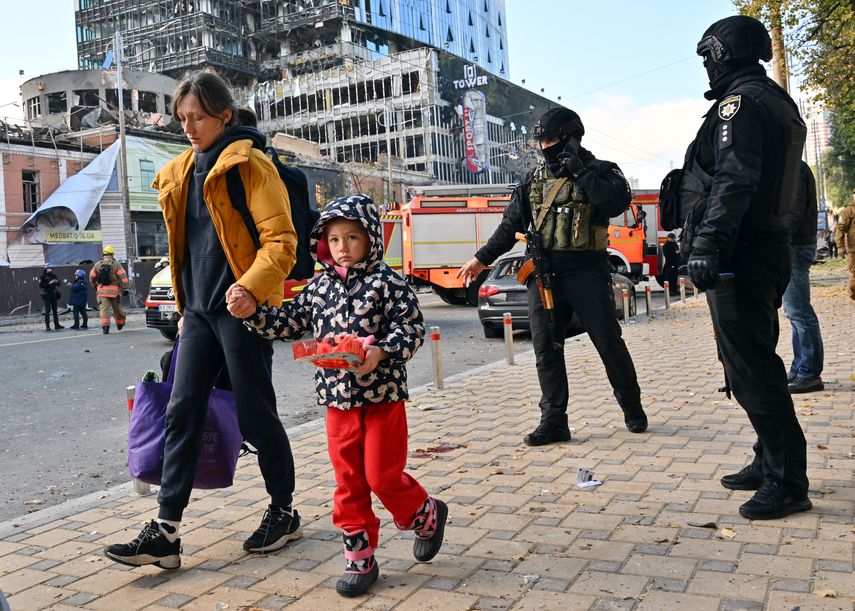 Rusia lanza bombardeos masivos en Ucrania tras ataque Crimea