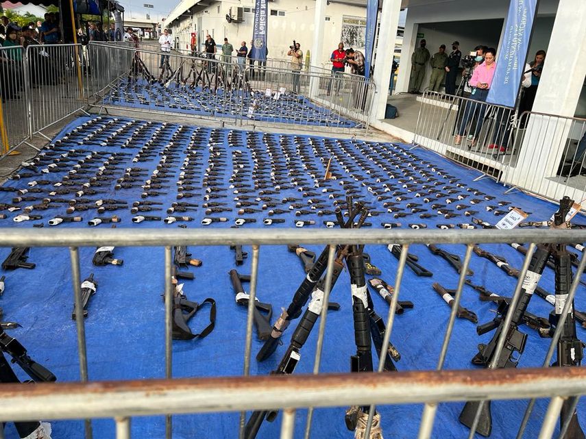 Mil 2 armas de fuego y 36 mil 331 municiones se destruyeron en la sede de la Policía Nacional, en donde Panamá recibió de la Organización de Estados Americanos (OEA) la primera certificación en destrucción de municiones.