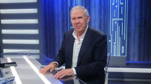 Excanciller de Panamá llama a Álvaro Leiva viejo arteriosclerótico
