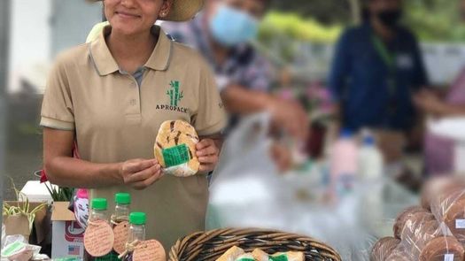 La productora forma parte del Programa Nacional de la Juventud Rural del Ministerio de Desarrollo Agropecuario (MIDA) y es la presidenta de la Asociación de Productores de Panela en Chiriquí.