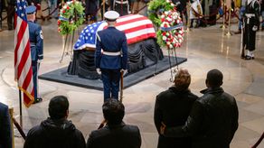 Féretro de Jimmy Carter llega al Capitolio para un homenaje previo al funeral