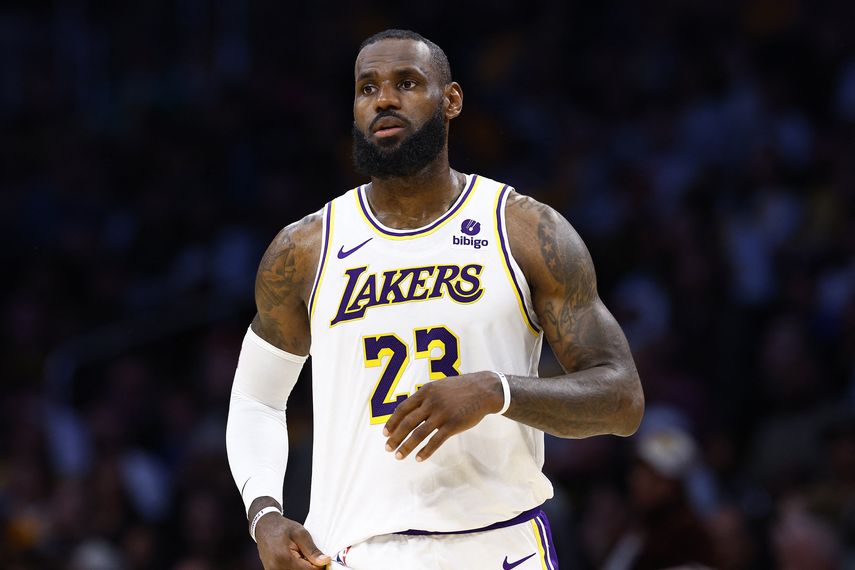 LeBron James dice que todavía no sabe cuál será su futuro.