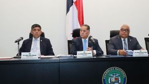 Este jueves se reanuda el primer debate del contrato minero