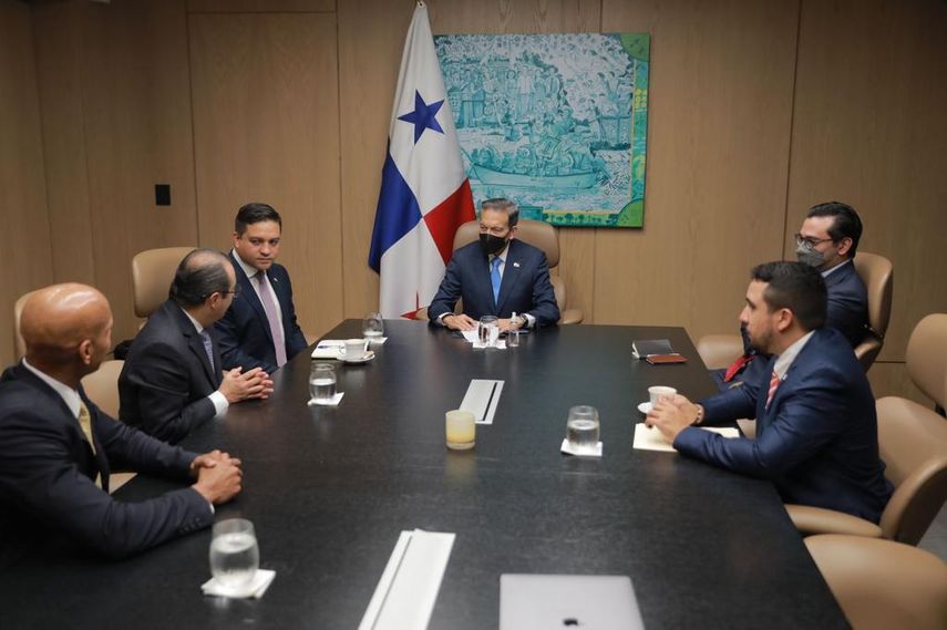 El jurista, Francisco Paco Carreira, opina que se debe exigir al gobierno hacer su trabajo, pero una renuncia del gabinete no beneficiaría a la sociedad. El jurista, Francisco Paco Carreira, opina que se debe exigir al gobierno hacer su trabajo, pero una renuncia del gabinete no beneficiaría a la sociedad.