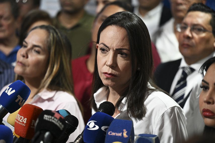 María Corina Machado alerta de maniobra para impedir inscripción de su candidata