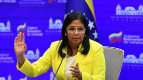 Trump advierte a Delcy Rodríguez de que si no actúa bien acabará peor que Maduro