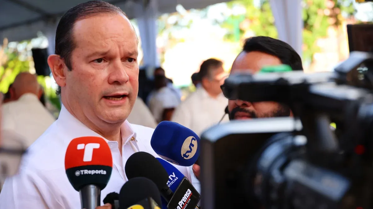 El ministro de Relaciones Exteriores, Javier Martínez-Acha Vásquez, anunció que este domingo viajará a Washington D.C. en visita oficial, donde sostendrá reuniones con el secretario de Estado de Estados Unidos, Marco Rubio, así como con altos funcionarios de la Casa Blanca.