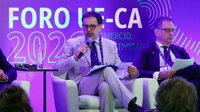 Fomentar el vínculo entre las empresas privadas de la Unión Europea (UE) y Centroamérica es clave para impulsar las inversiones en la región ante el clima de incertidumbre comercial global, según concluyeron este jueves expertos en el Foro Unión Europea–Centroamérica, celebrado en Panamá.