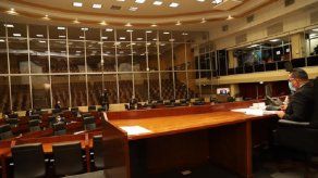 Diputados citan a Ministra de Educación para que responda por futuro del año escolar