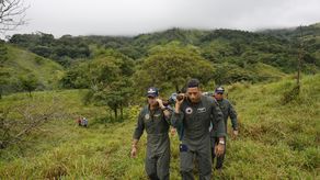 El terremoto de magnitud 7,5 del pasado viernes en Panamá no dejó muertos, pero sí cerca de una treintena de heridos, la mayoría leves. No es el caso de Suribeth Cortez, una joven que permanece en cuidados intensivos tras caerle encima una pared, manteniendo en la incertidumbre a su familia.