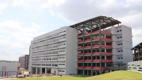 Diputados inspeccionan nueva sede del Centro Regional Universitario de San Miguelito