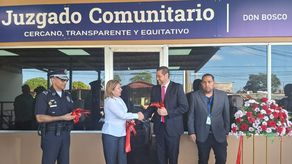 Con la presencia de la Ministra de Gobierno, Dinoska Montalvo, fue inaugurada este martes la primera sede de un Juzgado Comunitario en la ciudad de Panamá. La instalación, ubicada en lo que anteriormente fue la sede de la DIJ en el corregimiento de Don Bosco, brindará un importante respaldo a unos 70 mil habitantes de este populoso sector capitalino.